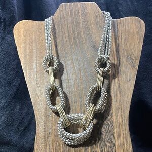 Chic Two-Tone Necklace with Interlocking Design